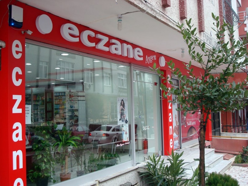 Tabela 20 Aygen Eczanesi Pleksi kutu harf